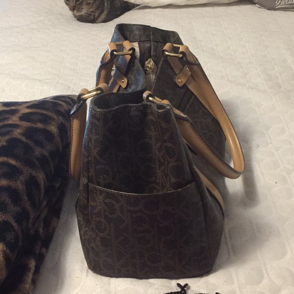 CALVIN KLEIN SNAP CLOSURE MONOGRAM SATCHEL - Picture 4 of 5